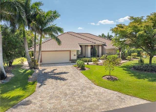 Property at 9895 El Greco Cir, Bonita Springs, FL 34135, 3 beds, 2 baths