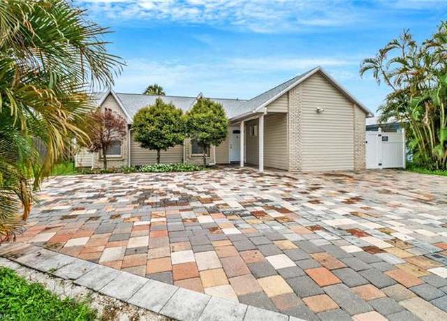 Property at 4617 Lombardy Ln, Naples, FL 34112, 4 beds, 2 baths