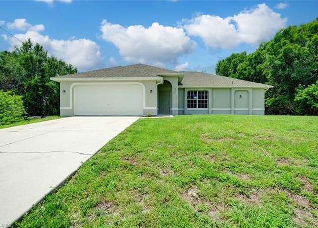 Property at 834 Chezy St E, Lehigh Acres, FL 33974, 3 beds, 2 baths