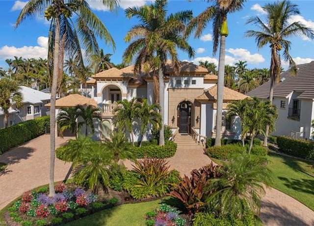 Property at 533 15th Ave S, Naples, FL 34102, 4 beds, 3.5 baths