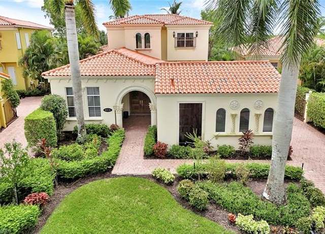 Property at 8576 Bellagio Dr, Naples, FL 34114, 4 beds, 4.5 baths