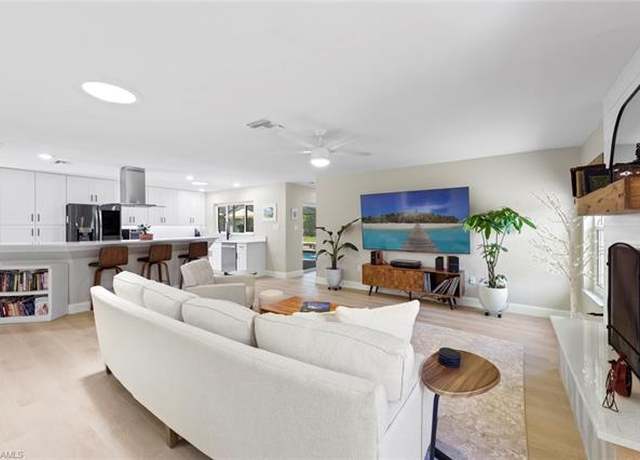 Property at 3795 Liberty Sq, Fort Myers, FL 33908, 3 beds, 2 baths