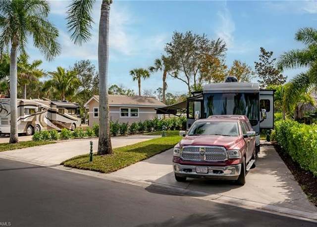 Property at 13507 Snook Cir, Naples, FL 34114