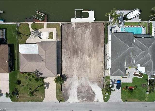 Property at 415 Willet Ave, Naples, FL 34108