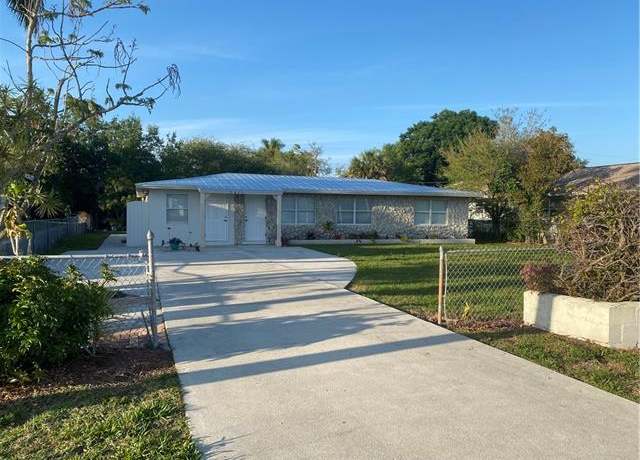 Property at 3415 Poinsettia Ave, Naples, FL 34104, 4 beds, 3 baths