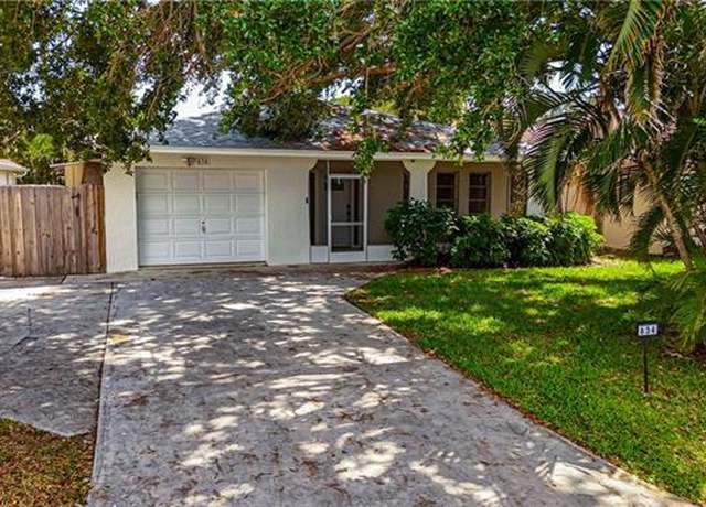 Property at 634 103rd Ave N, Naples, FL 34108, 3 beds, 2 baths