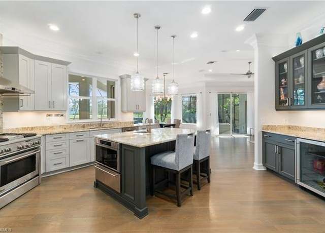 Property at 140 Cheshire Way, Naples, FL 34110, 4 beds, 4 baths