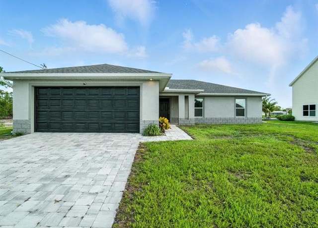 Property at 752 Chattman St E, Lehigh Acres, FL 33974, 3 beds, 2 baths
