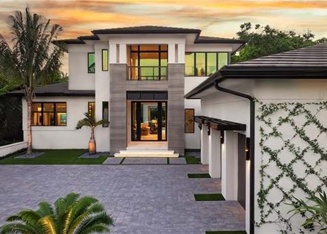 Property at 477 3rd St N, Naples, FL 34102, 4 beds, 4.5 baths