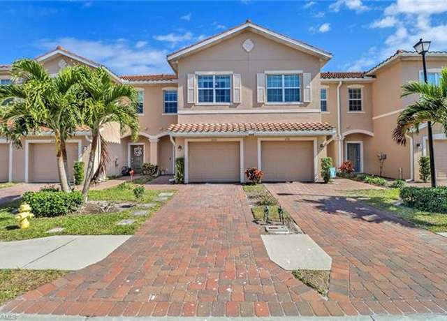 Property at 2722 Citrus St, Naples, FL 34120, 3 beds, 2.5 baths