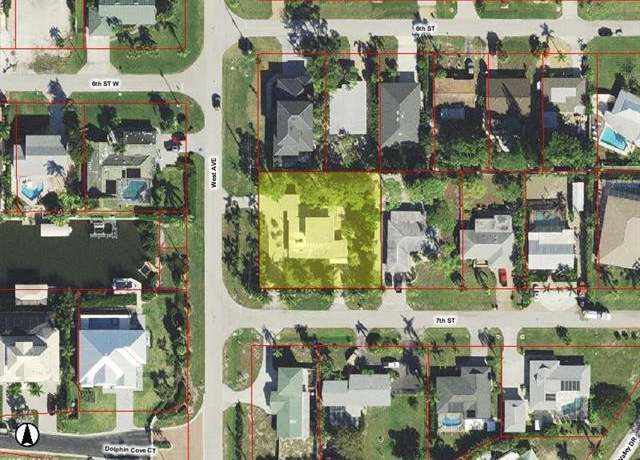 Property at 195 7th St, Bonita Springs, FL 34134, 4 beds, 4.5 baths