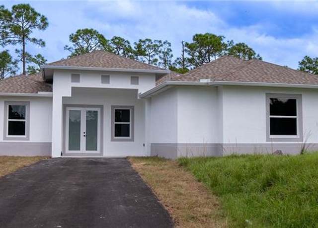Property at 2866 NE 39th Ave, Naples, FL 34120, 4 beds, 3 baths