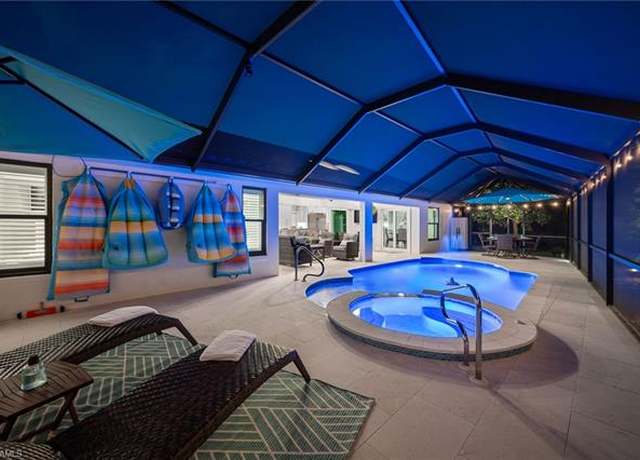 Property at 5548 Foxhunt Way, Naples, FL 34104, 3 beds, 2 baths