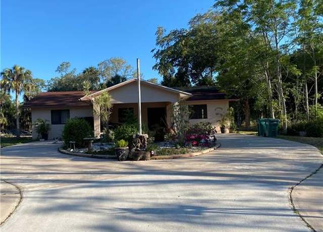 Property at 3680 7th Ave SW, Naples, FL 34117, 4 beds, 4 baths
