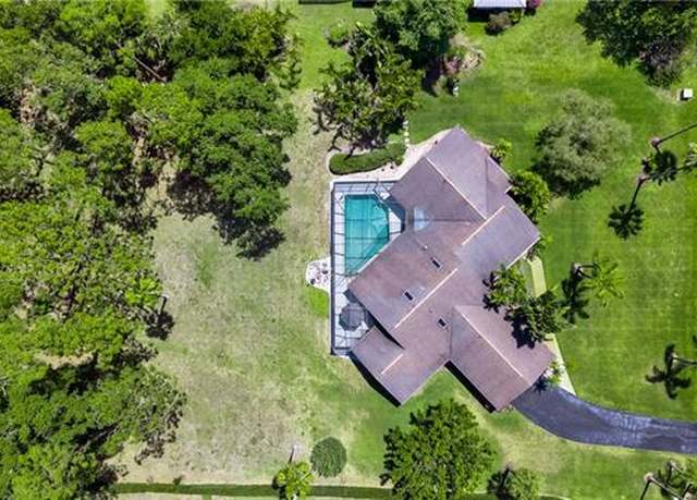 Property at 1195 Windswept Ave, Naples, FL 34109, 4 beds, 3 baths