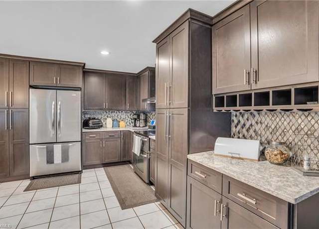 Property at 2601 Cortez Blvd, Fort Myers, FL 33901, 3 beds, 2 baths