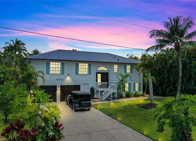 Property at 1570 Avion Pl, Naples, FL 34104, 5 beds, 3 baths