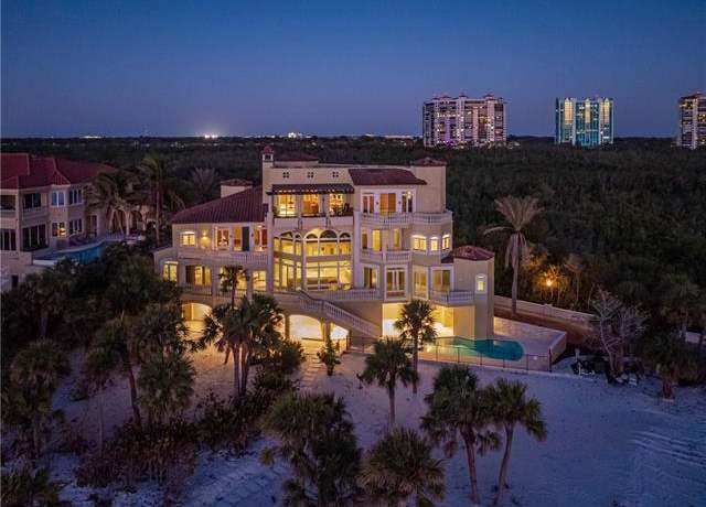Property at 7425 Bay Colony Dr, Naples, FL 34108, 5 beds, 7.5 baths