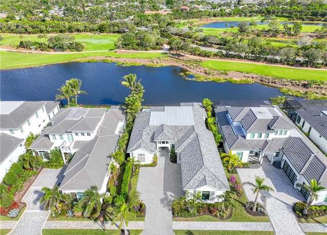 Property at 9937 Montiano Dr, Naples, FL 34113, 4 beds, 4.5 baths