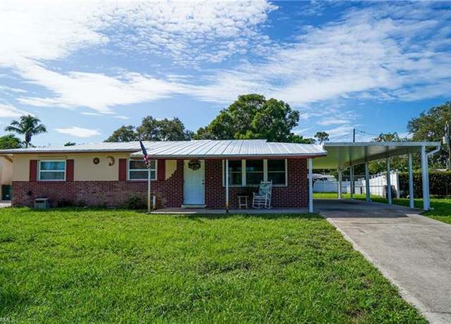 Property at 4180 Coconut Cir S, Naples, FL 34104, 3 beds, 2 baths