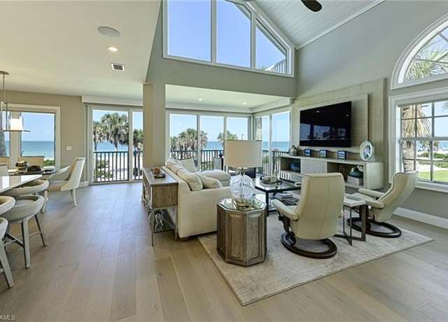 Property at 143 Barefoot Cir #5, Bonita Springs, FL 34134, 3 beds, 3.5 baths