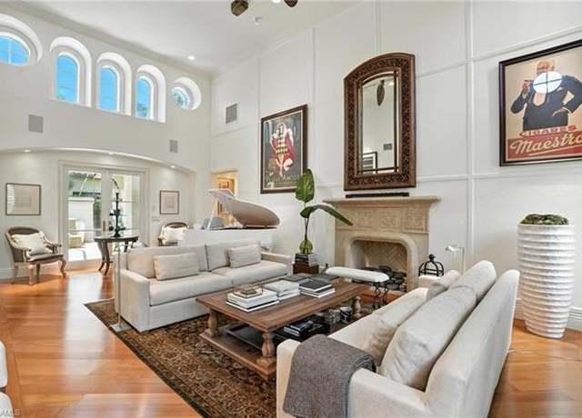 Property at 2892 Tiburon Blvd E, Naples, FL 34109, 3 beds, 3.5 baths