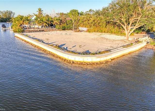 Property at 1545 Avion Pl, Naples, FL 34104