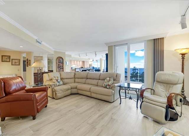 Property at 4041 Gulf Shore Blvd N #403, Naples, FL 34103, 2 beds, 3 baths