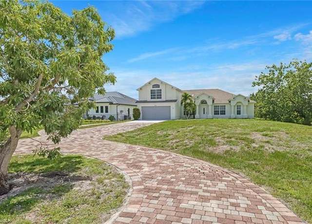 Property at 4490 10th St NE, Naples, FL 34120, 5 beds, 3 baths