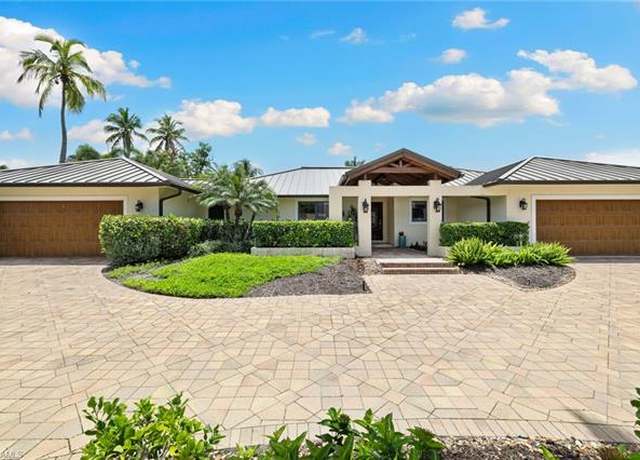 Property at 230 Champney Bay Ct, Naples, FL 34102, 4 beds, 3 baths