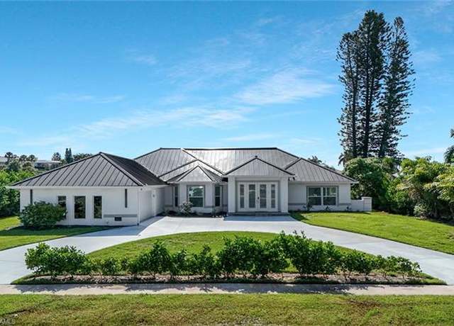 Property at 921 Scott Dr, Marco Island, FL 34145, 6 beds, 3 baths