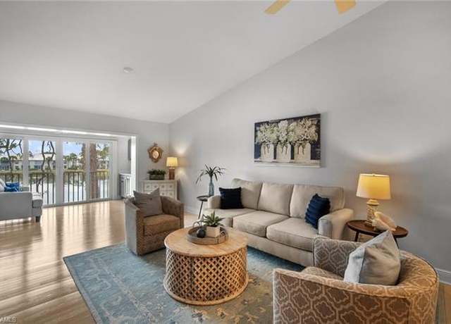 Property at 845 Gulf Pavilion Dr #204, Naples, FL 34108, 2 beds, 2 baths