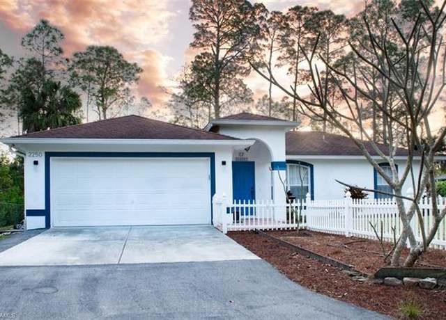 Property at 2250 Della Dr, Naples, FL 34117, 3 beds, 2 baths