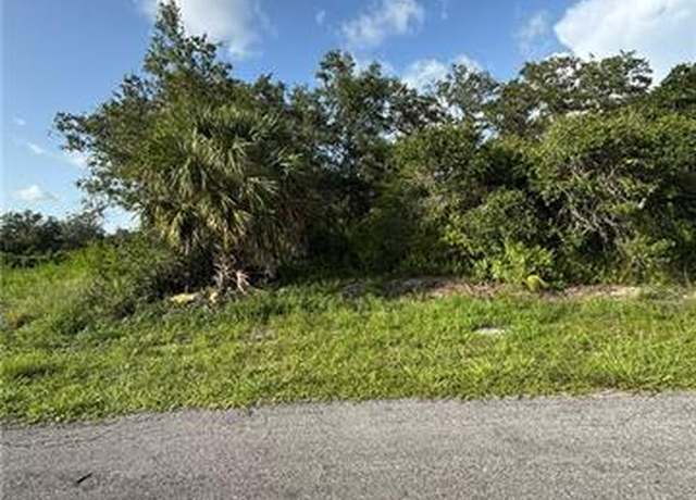 Property at 652 Jessie Ln, Lehigh Acres, FL 33972