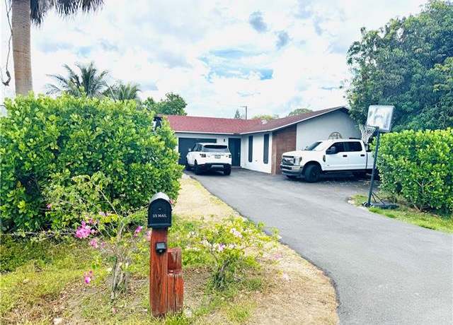 Property at 4207 Cindy Ave, Naples, FL 34112, 4 beds, 3.5 baths