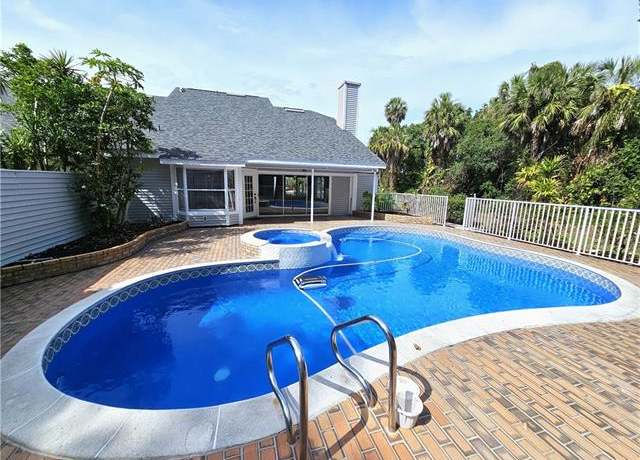 Property at 1431 Monarch Cir Unit B8, Naples, FL 34116, 3 beds, 3.5 baths