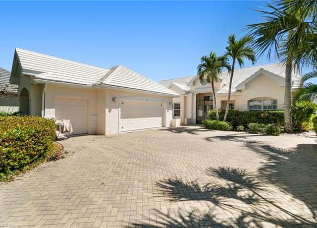 Property at 835 Ashburton Dr, Naples, FL 34110, 3 beds, 3.5 baths