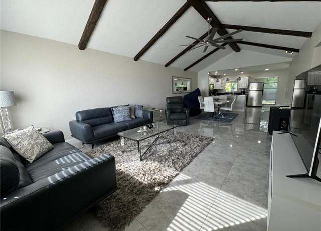 Property at 857 Palm View Dr #32, Naples, FL 34110, 2 beds, 2 baths