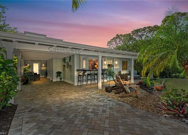 Property at 840 Myrtle Ter, Naples, FL 34103, 3 beds, 3 baths