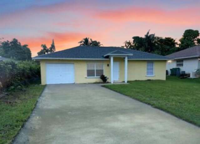 Property at 5205 Jennings St, Naples, FL 34113, 3 beds, 2 baths