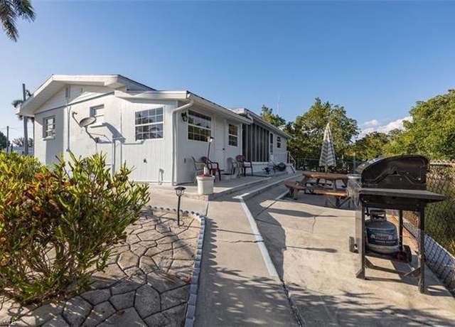 Property at 11 Spoonbill Ave, Everglades City, FL 34139, 3 beds, 1 bath