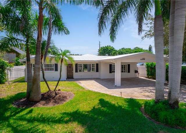 Property at 1300 Hilltop Dr, Naples, FL 34103, 3 beds, 3 baths