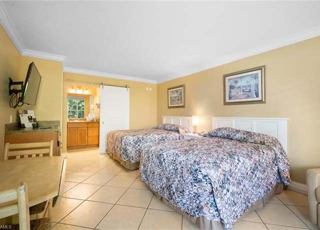 Property at 2555 9th St N #129, Naples, FL 34103, 1 bath