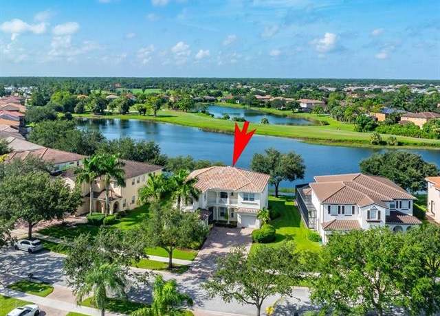 Property at 2051 Par Dr, Naples, FL 34120, 4 beds, 4 baths
