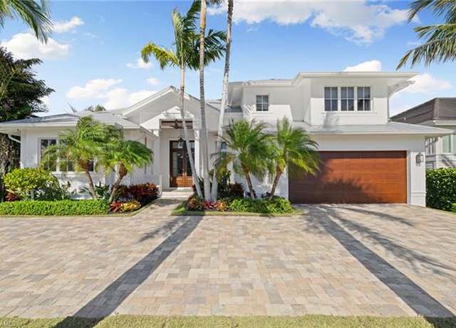 Property at 1521 Pelican Ave, Naples, FL 34102, 5 beds, 5 baths