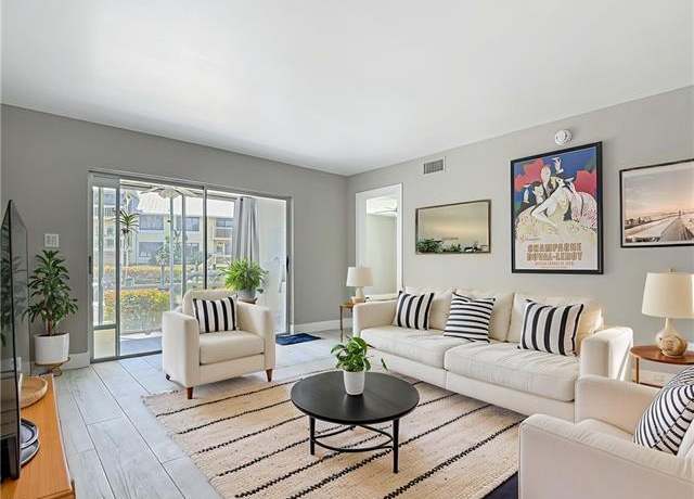 Property at 1320 Blue Point Ave #2, Naples, FL 34102, 2 beds, 2 baths