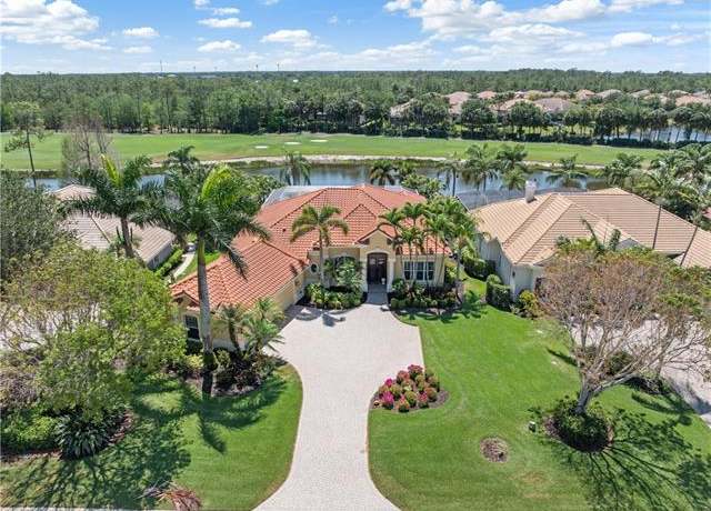 Property at 7432 Treeline Dr, Naples, FL 34119, 3 beds, 3.5 baths