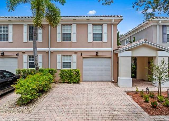 Property at 5569 Cove Cir #74, Naples, FL 34119, 3 beds, 2.5 baths