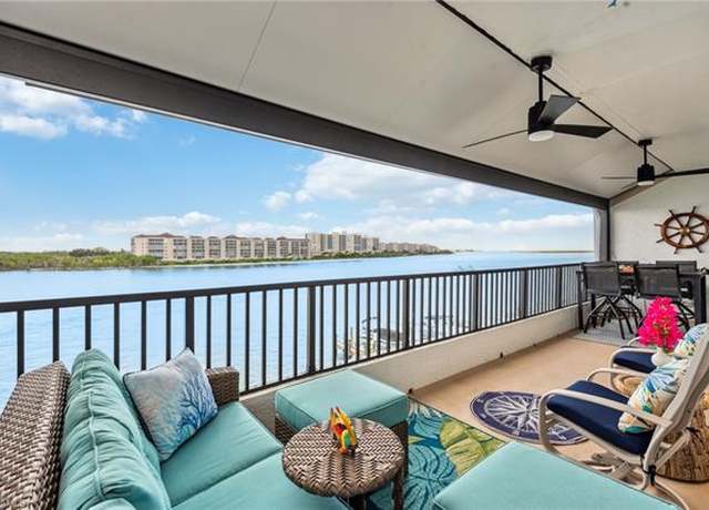 Property at 232 La Peninsula Blvd #232, Naples, FL 34113, 2 beds, 2.5 baths