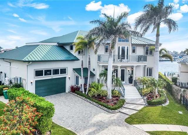 Property at 940 Tulip Ct, Marco Island, FL 34145, 5 beds, 4.5 baths